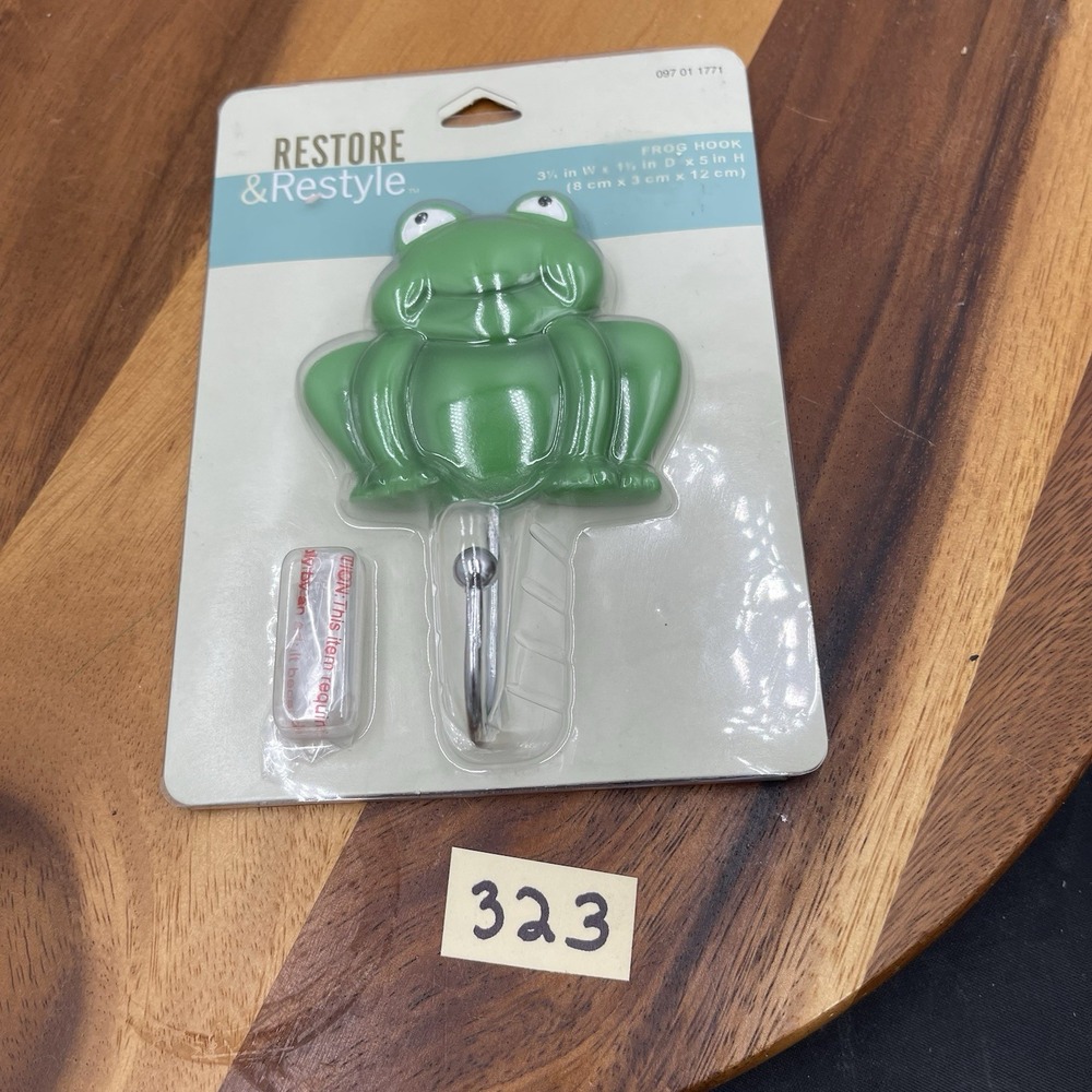 Restore & Restyle‎ Frog Hook NIP 3.25"wX5"H